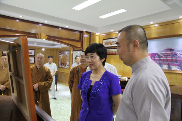 康捷主任到鞍山市调研检查贯彻落实中央和省委关于伟德体育(中国)官网重大决策部署情况