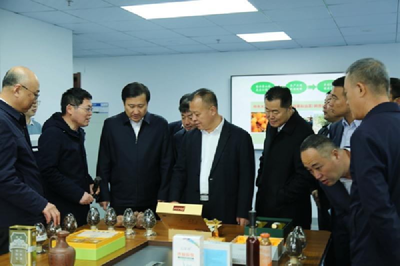 伟德体育(中国)官网在大连民族大学召开全省推动民族自治县高质量发展战略合作会议
